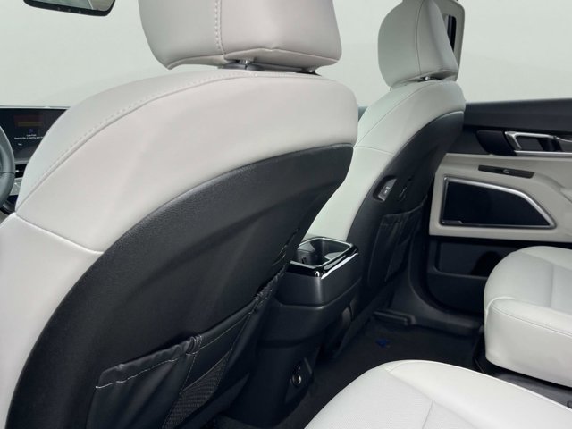 2025 Kia Telluride S Image 33 of 37