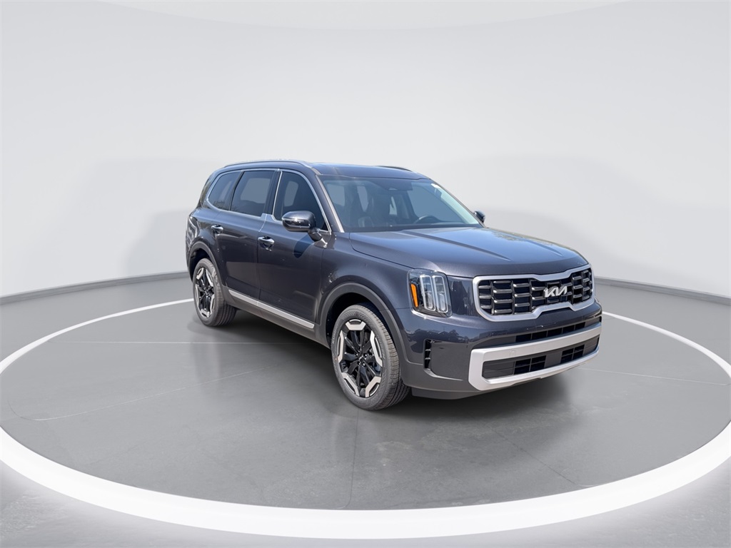 Vehicle image 3 of 32