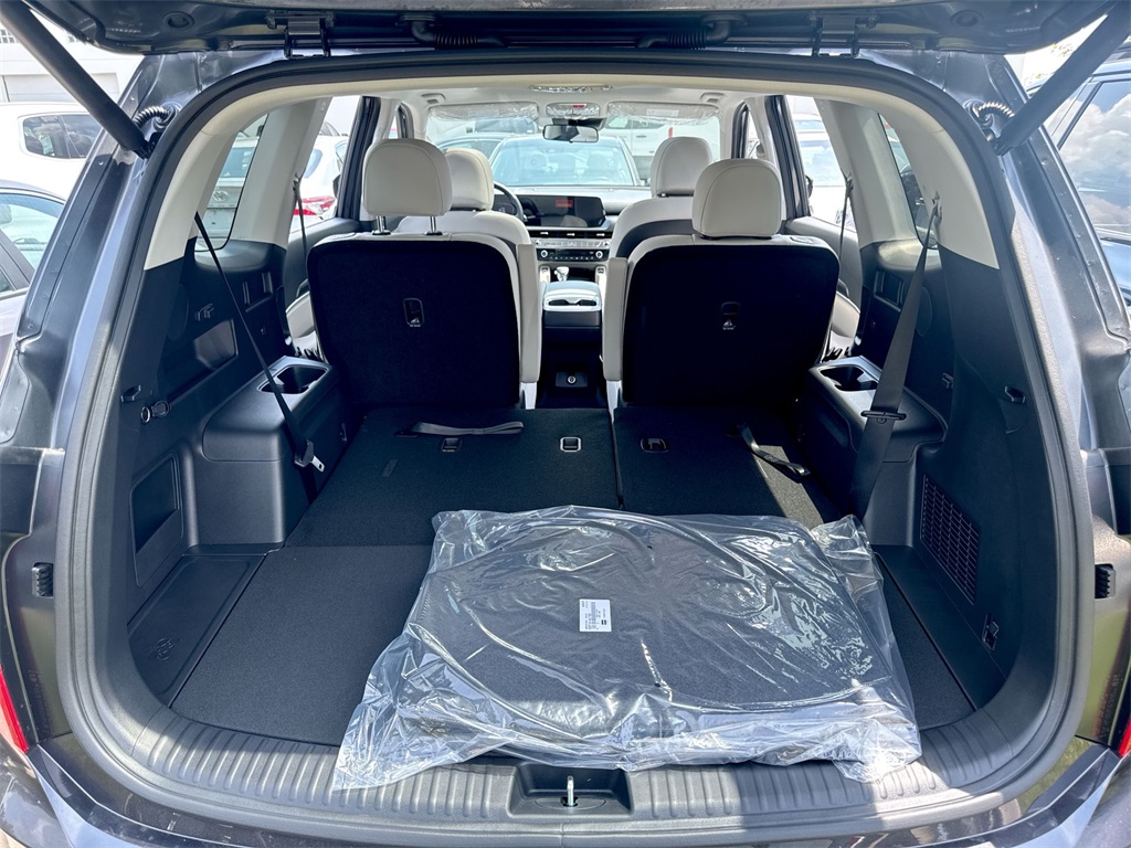 Vehicle image 11 of 32