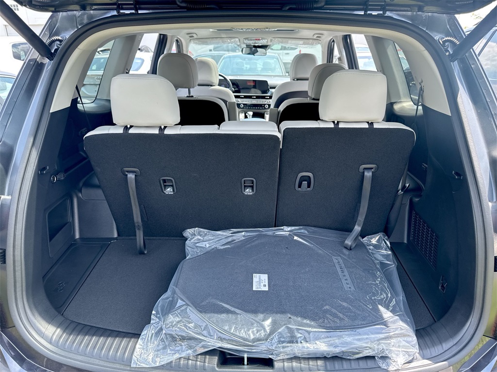 Vehicle image 9 of 32