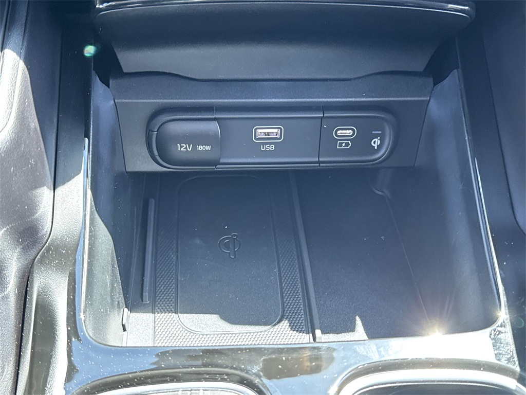 Vehicle image 12 of 32