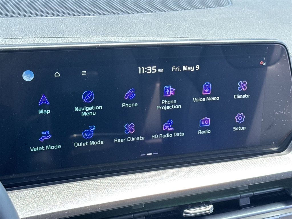 Vehicle image 24 of 32