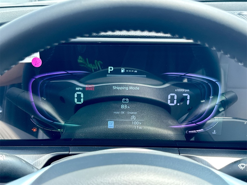 Vehicle image 21 of 32