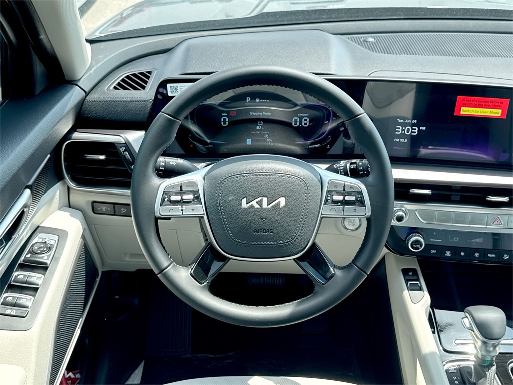 Vehicle image 18 of 32