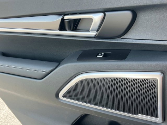 2025 Kia Telluride S Image 17 of 33