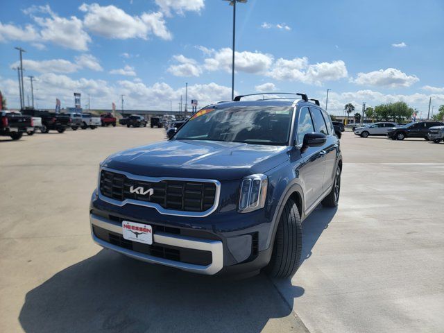 2025 Kia Telluride S Image 1 of 39