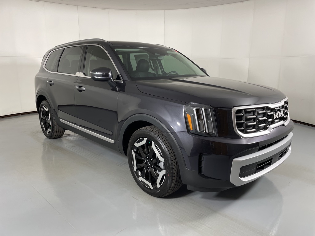 2025 Kia Telluride S Image 3 of 44