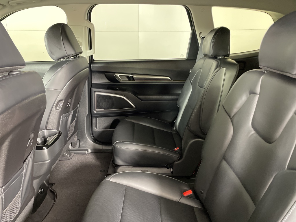 2025 Kia Telluride S Image 17 of 44