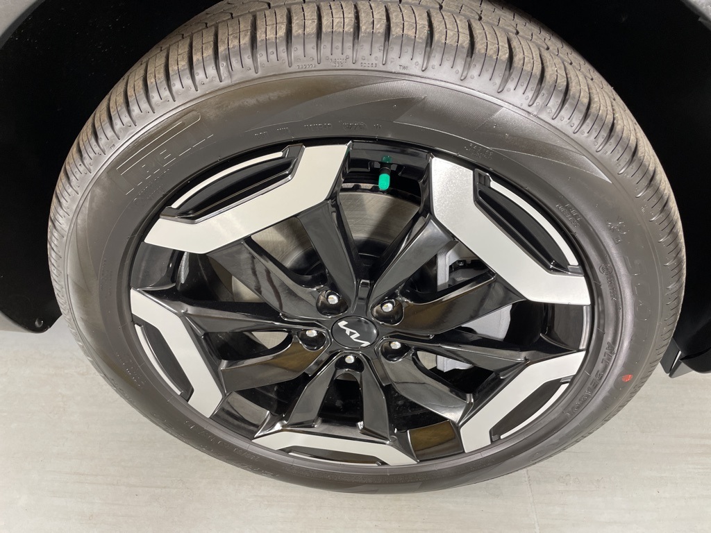 2025 Kia Telluride S Image 11 of 44