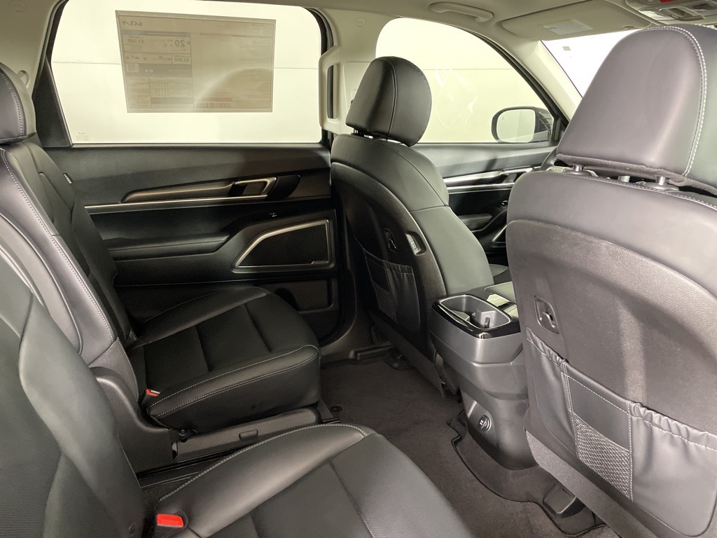 2025 Kia Telluride S Image 14 of 44