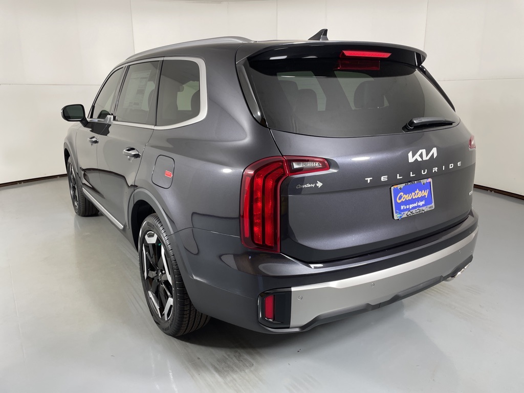 2025 Kia Telluride S Image 7 of 44
