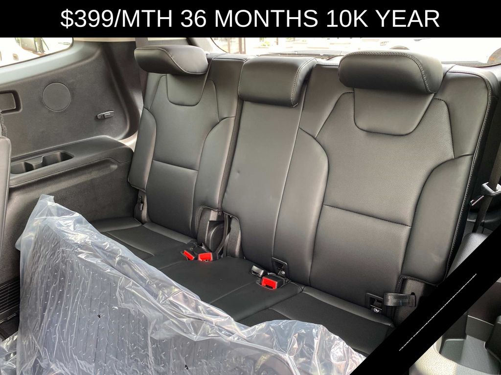 Vehicle image 6 of 17
