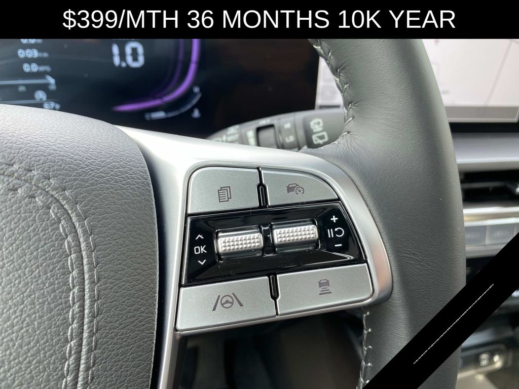 Vehicle image 13 of 17