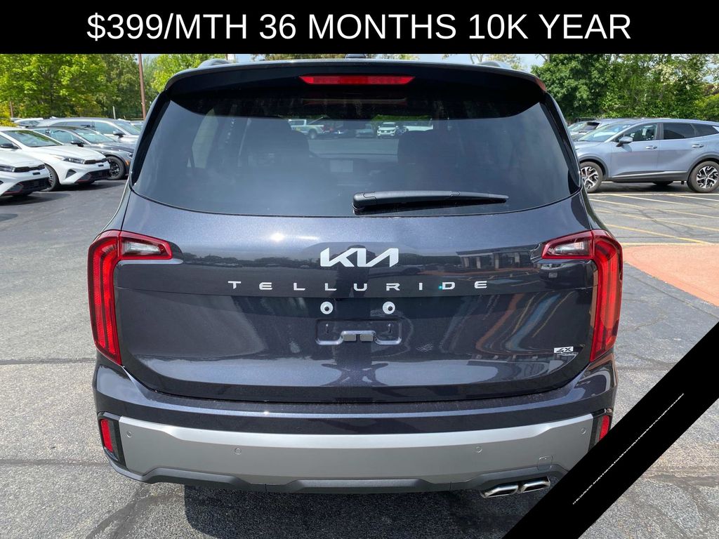 Vehicle image 15 of 17