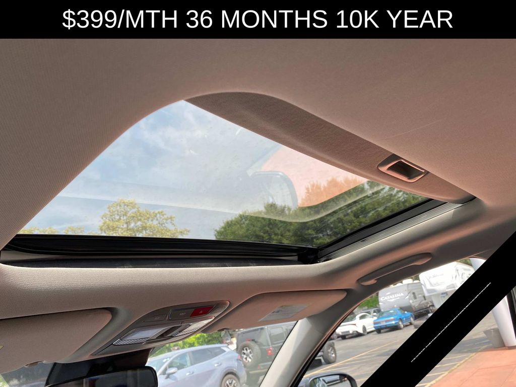 Vehicle image 16 of 17
