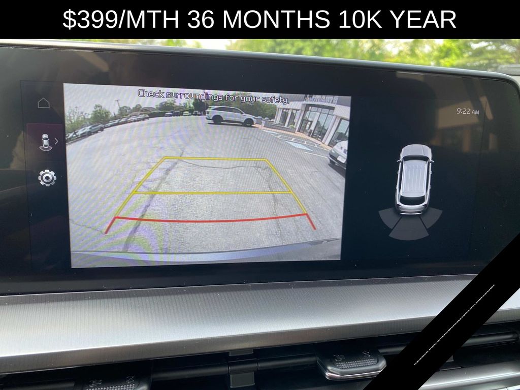 Vehicle image 11 of 17