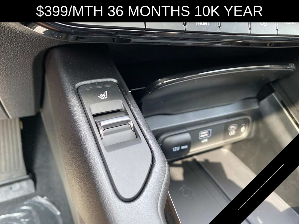 Vehicle image 17 of 17