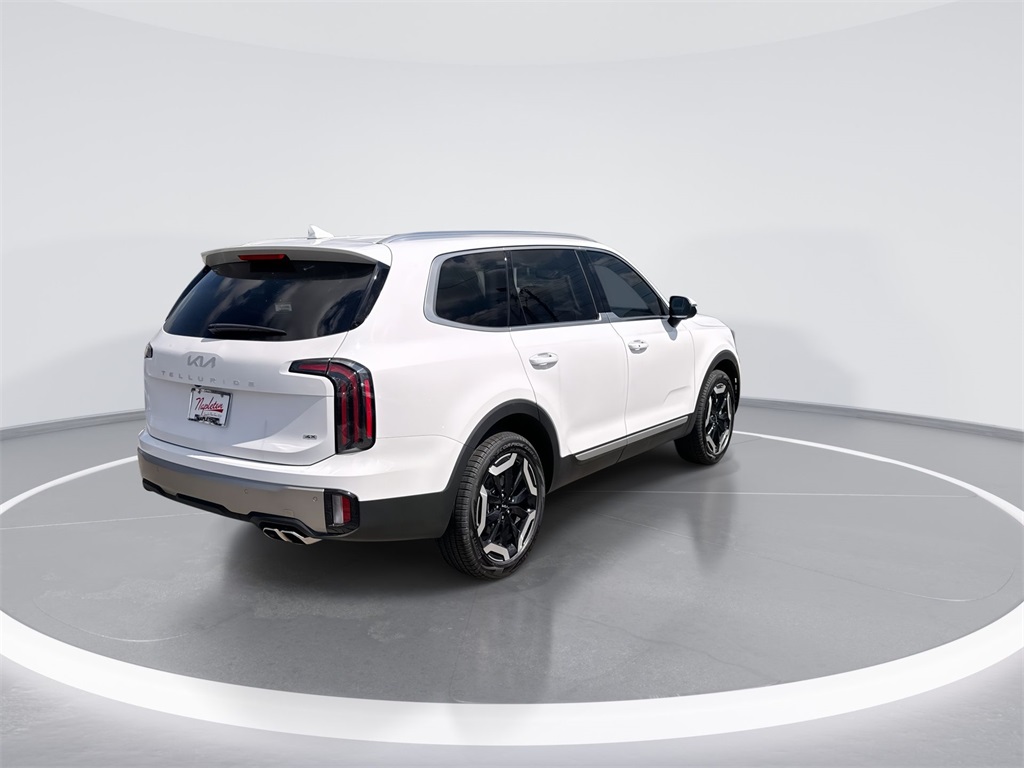 Vehicle image 5 of 33