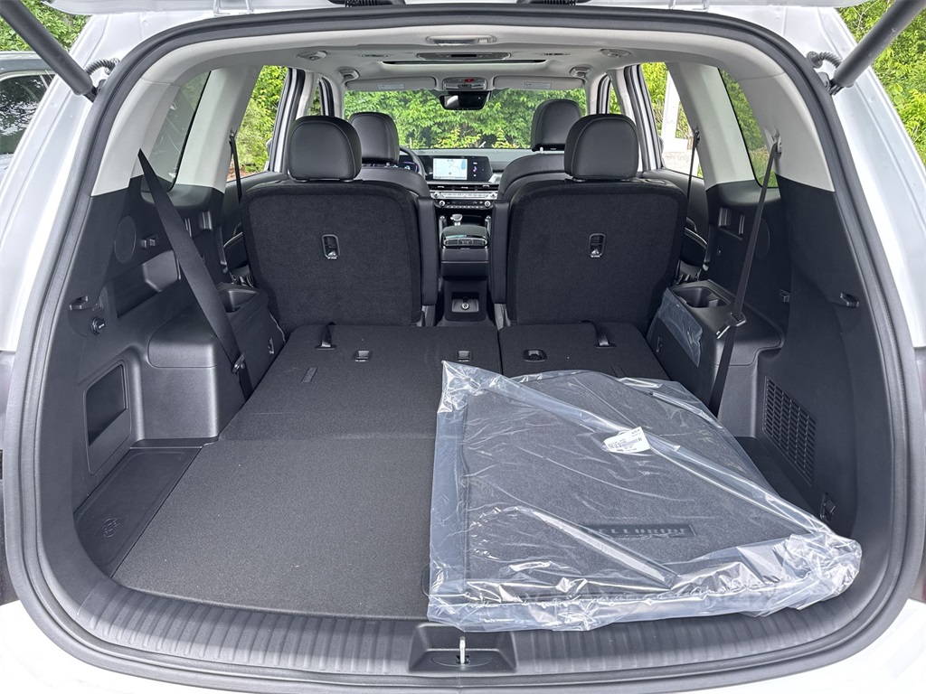 Vehicle image 29 of 33