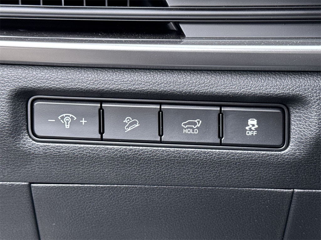 Vehicle image 14 of 33