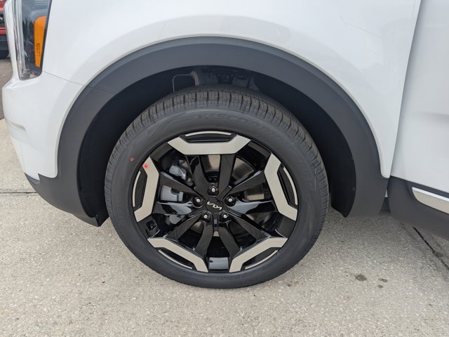 Vehicle image 36 of 43