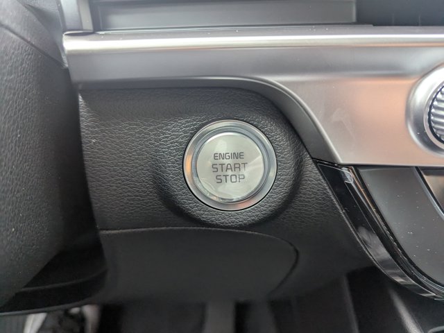 Vehicle image 29 of 43