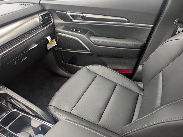Vehicle image 14 of 43
