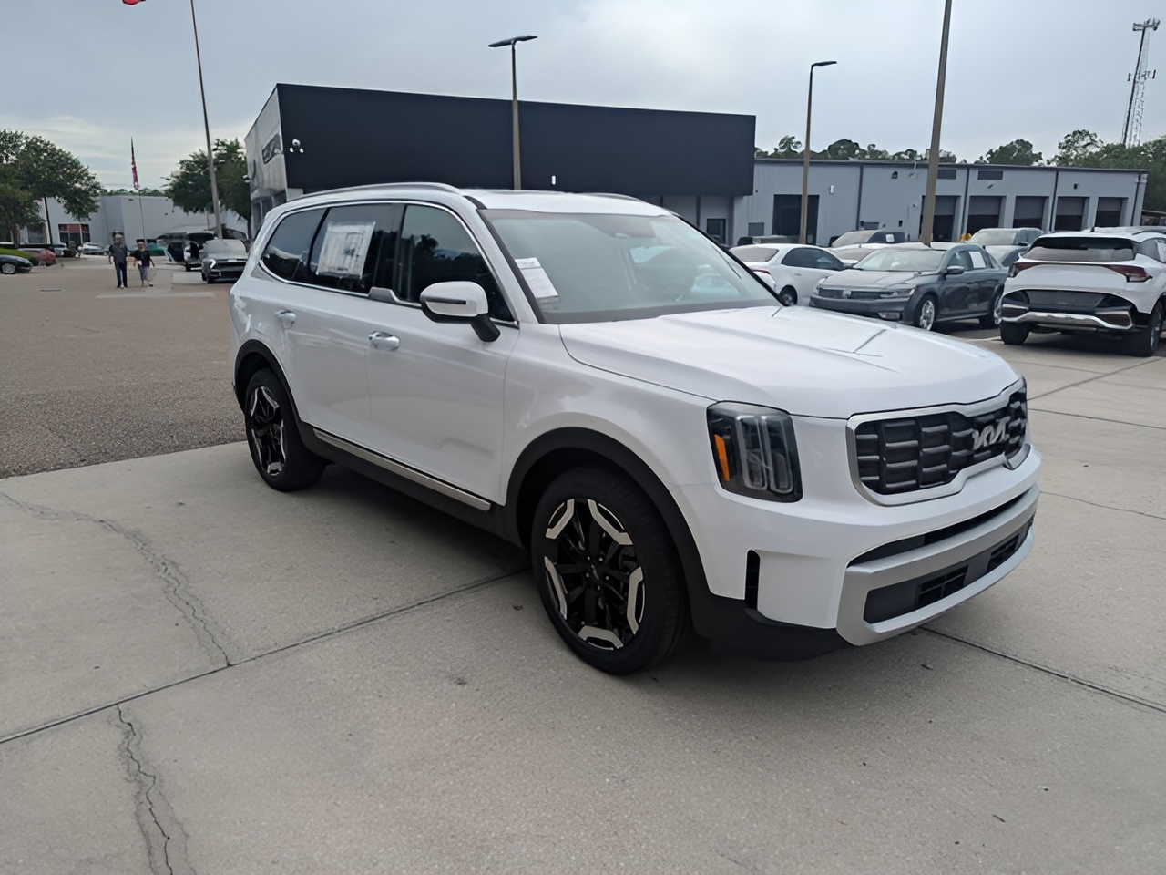 Vehicle image 39 of 43