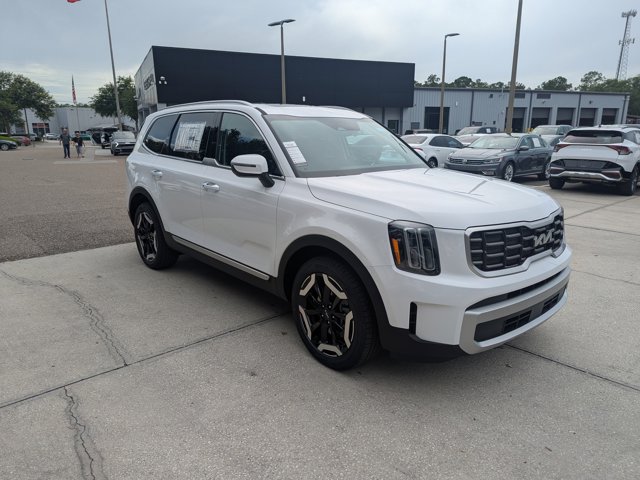 Vehicle image 2 of 43