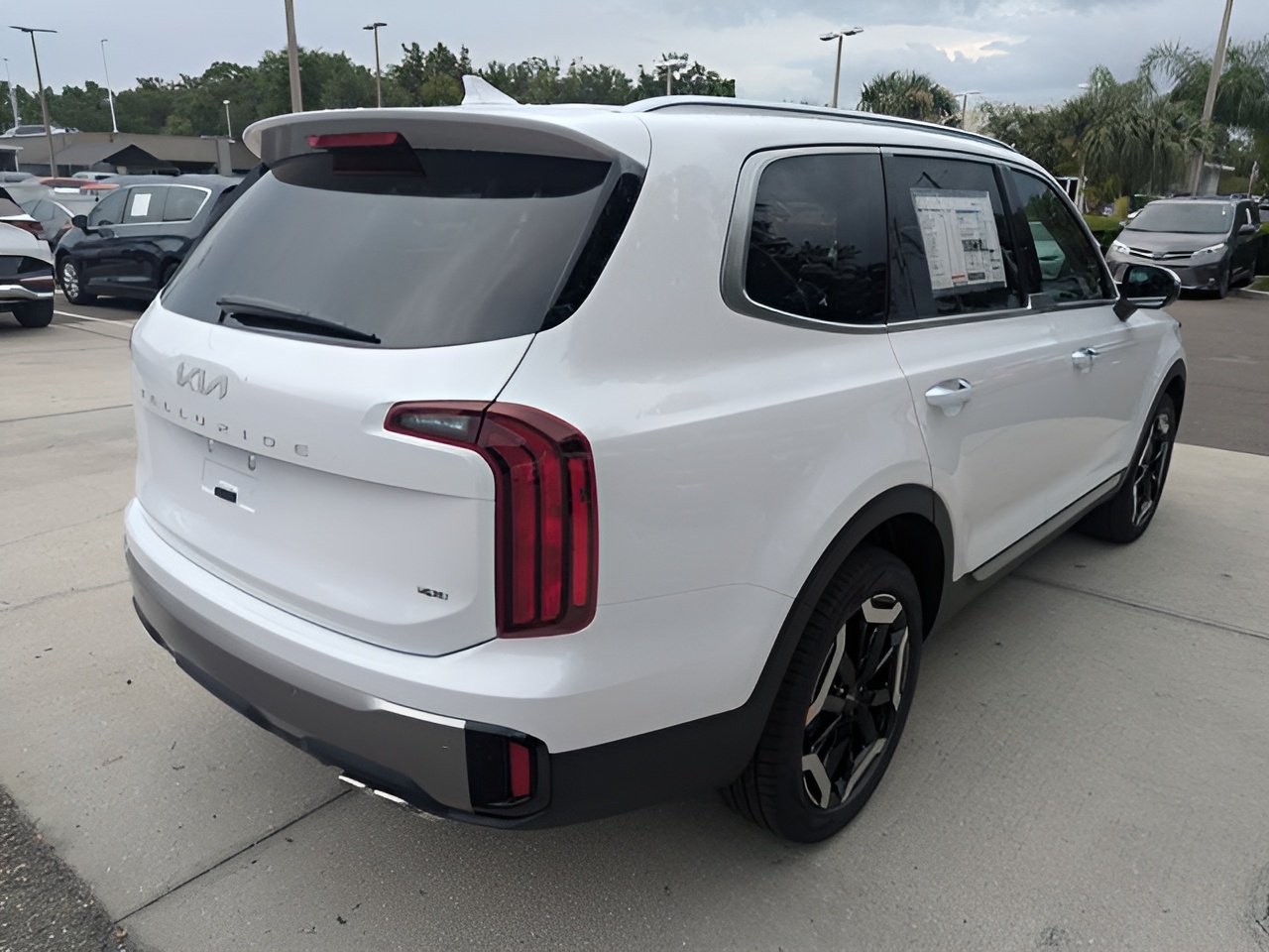 Vehicle image 42 of 43