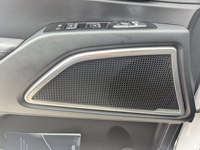 Vehicle image 18 of 43
