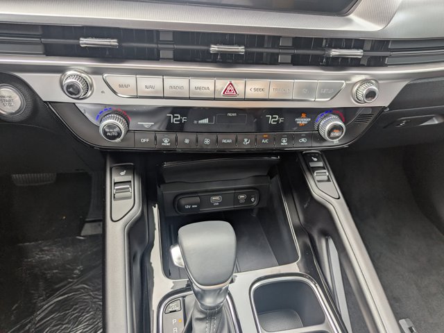 Vehicle image 24 of 43