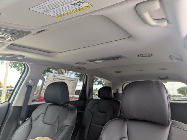 Vehicle image 20 of 43