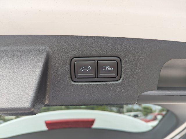 Vehicle image 10 of 43