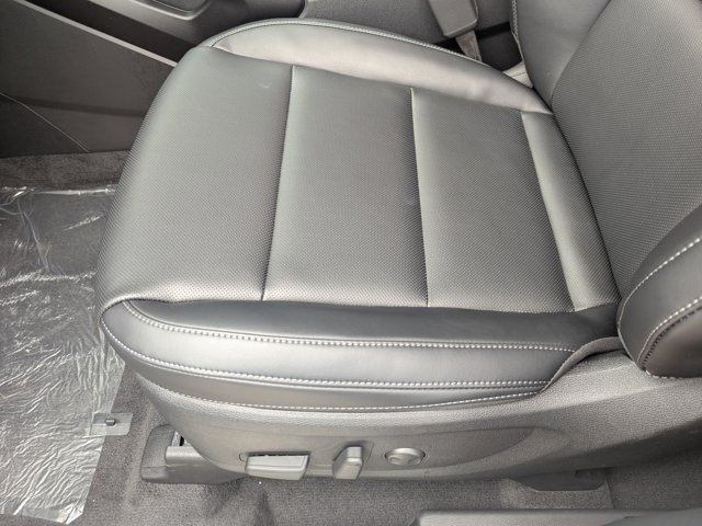 Vehicle image 19 of 43