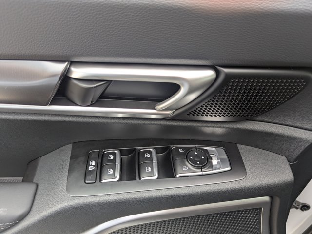 Vehicle image 17 of 43