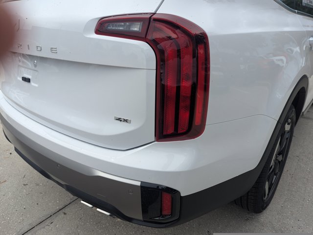 Vehicle image 8 of 43