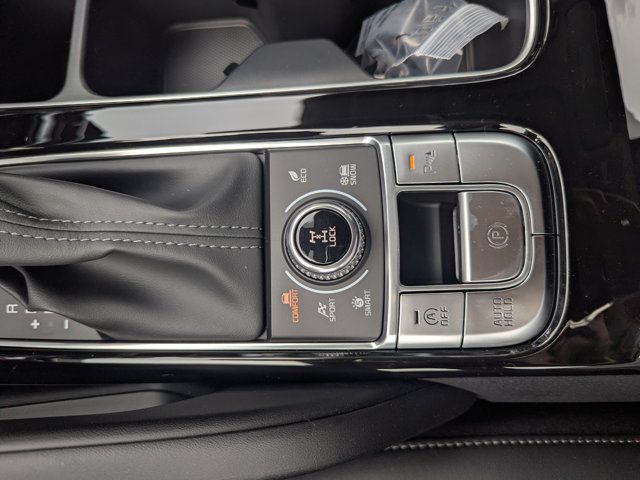 Vehicle image 27 of 43