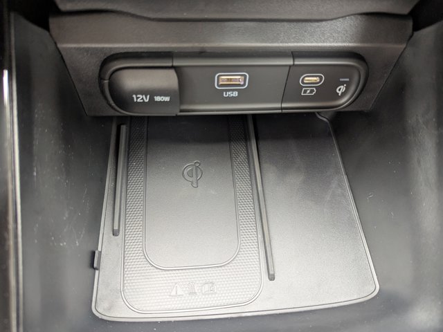 Vehicle image 26 of 43