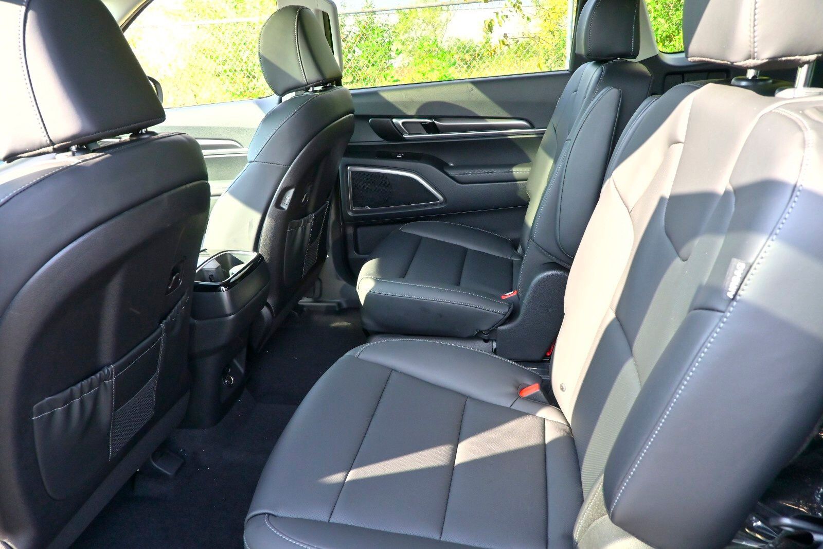 2025 Kia Telluride S Image 11 of 35