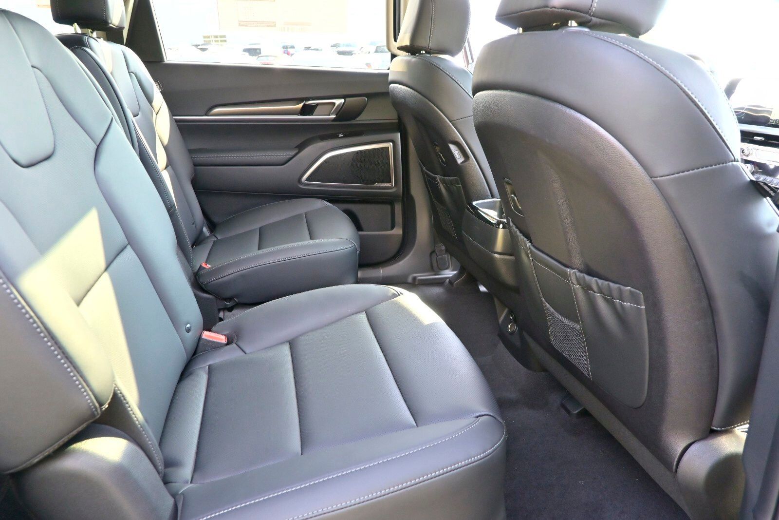 2025 Kia Telluride S Image 10 of 35