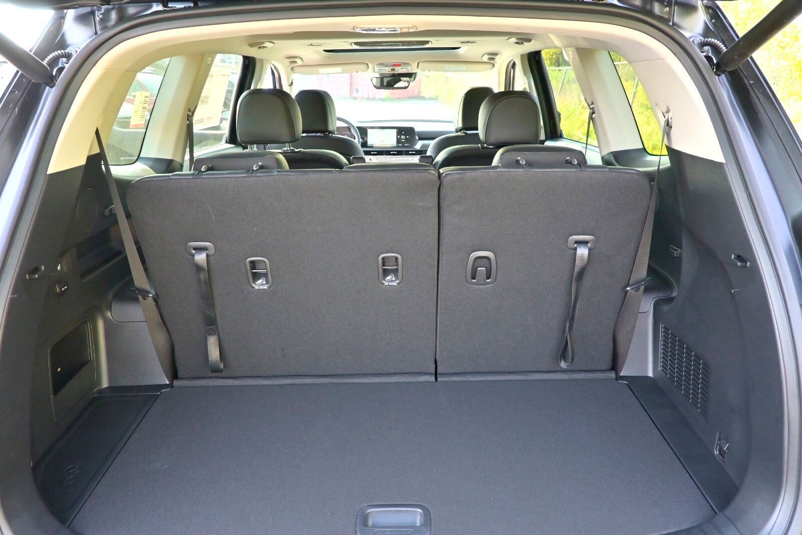 2025 Kia Telluride S Image 9 of 35