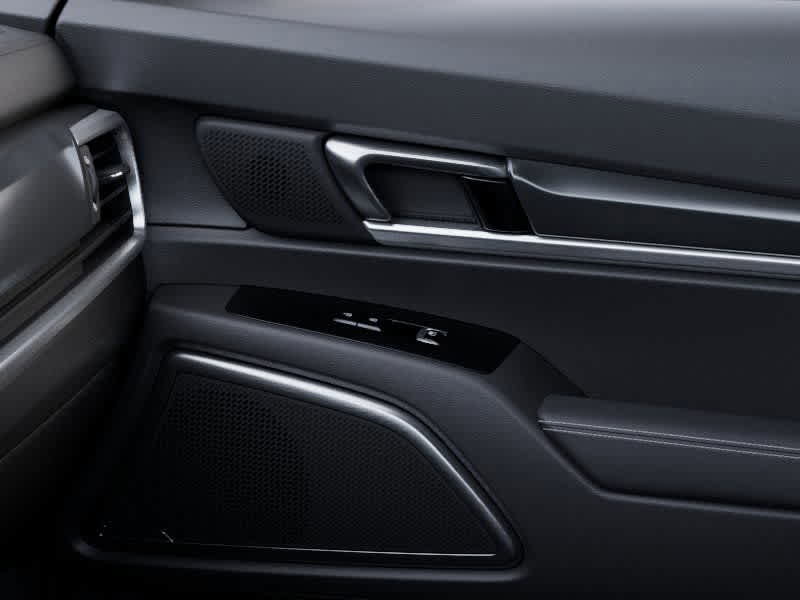 Vehicle image 23 of 27