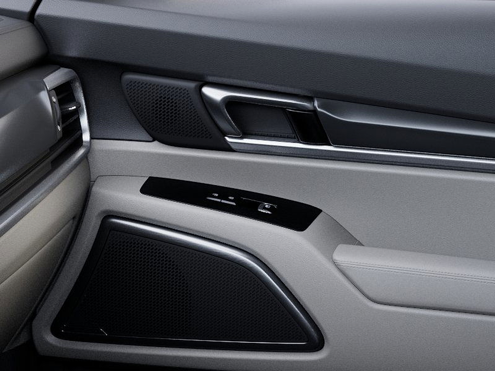 Vehicle image 22 of 27