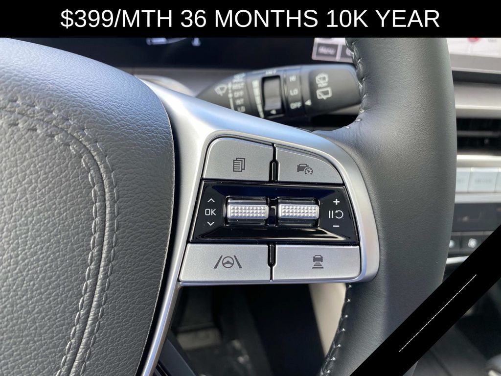 Vehicle image 15 of 18