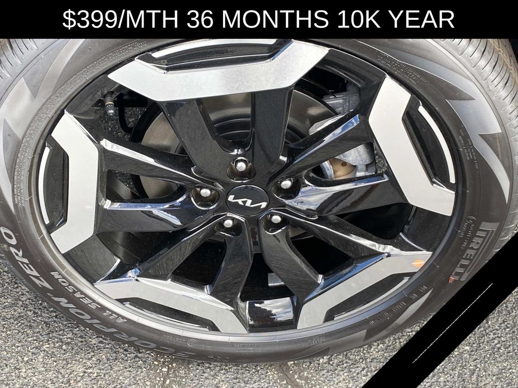 Vehicle image 5 of 18