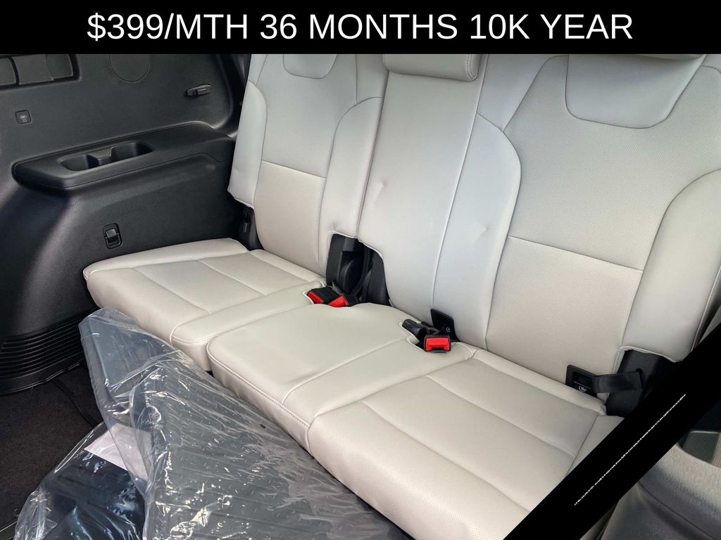 Vehicle image 8 of 18