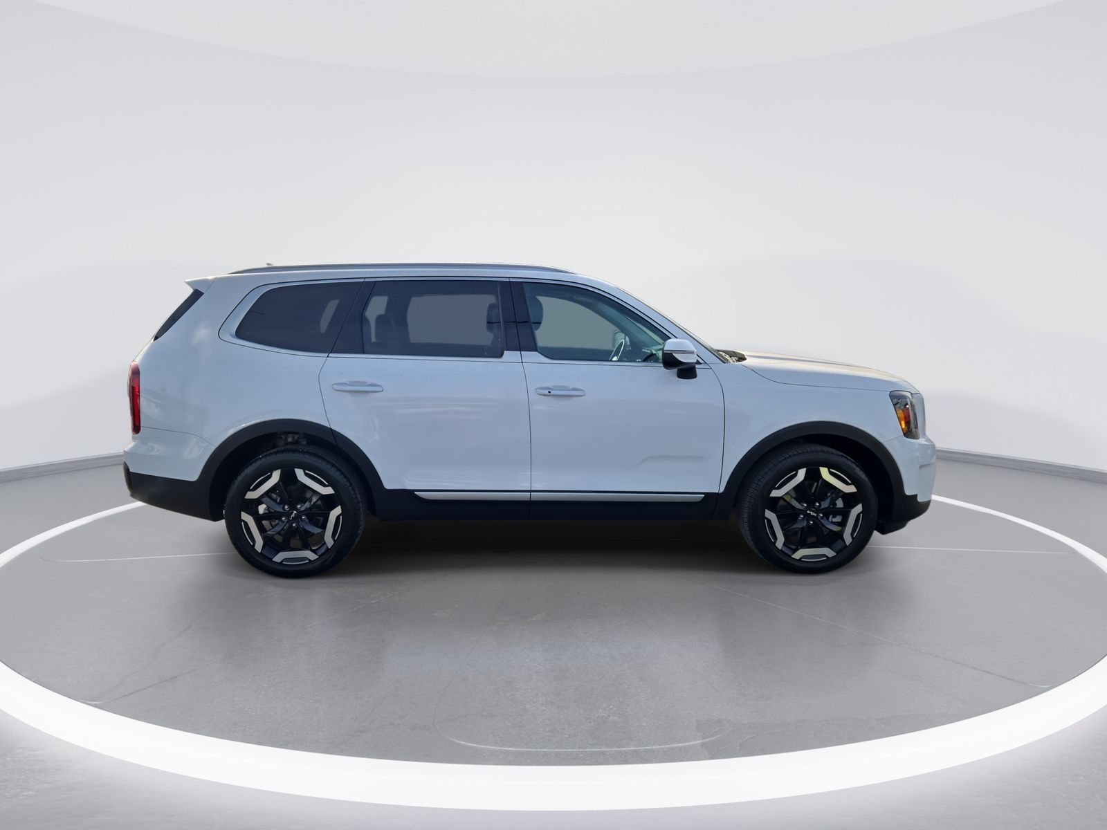 2025 Kia Telluride S Image 5 of 26