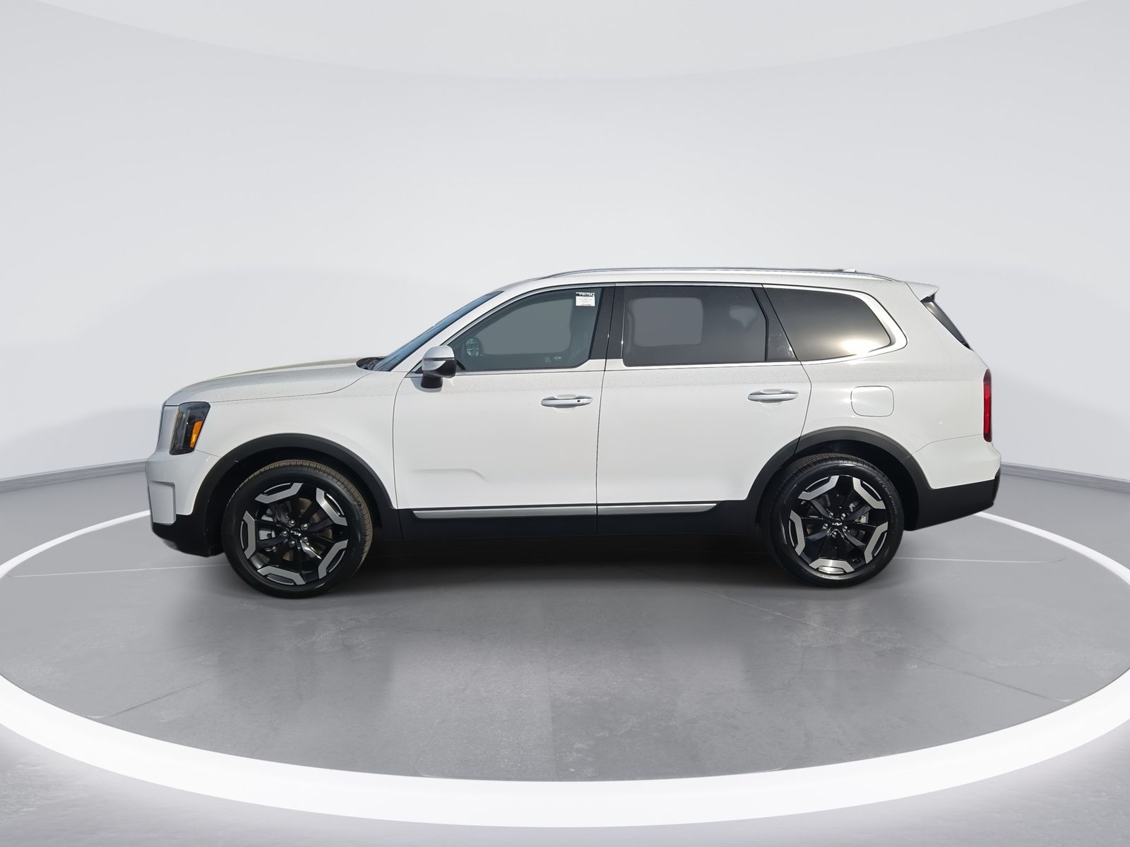 2025 Kia Telluride S Image 9 of 26