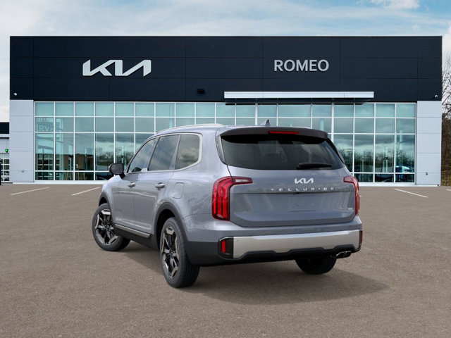 Vehicle image 10 of 27